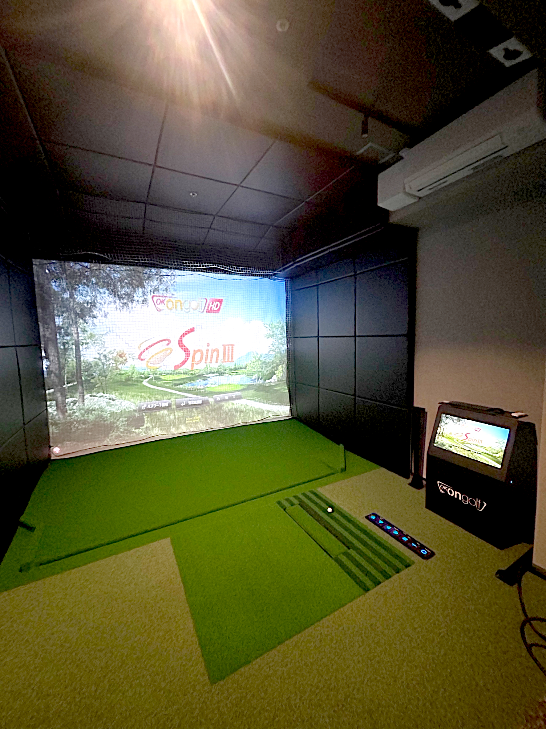 商談の後はゴルフで交流。最高峰のシミュレーターが築く顧客との絆【関東・福利厚生】